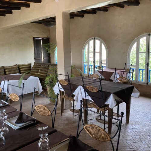 maison d'hôtes nichée dans un village traditionnel